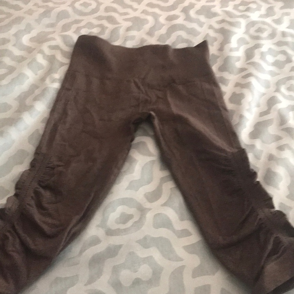 Excellent condition brown lululemon Capri legging